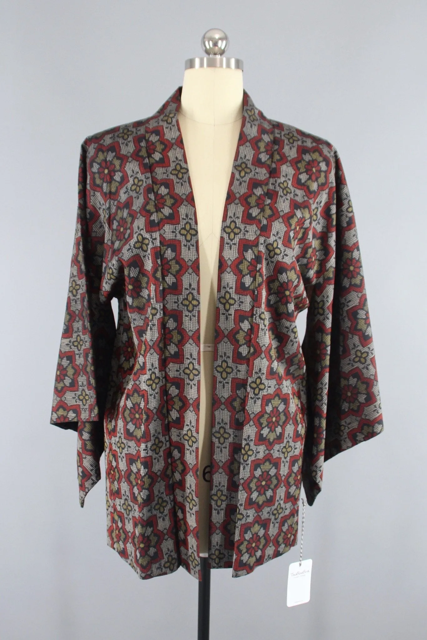 1940s Vintage Silk Haori Kimono Jacket Cardigan / Black Floral Ikat