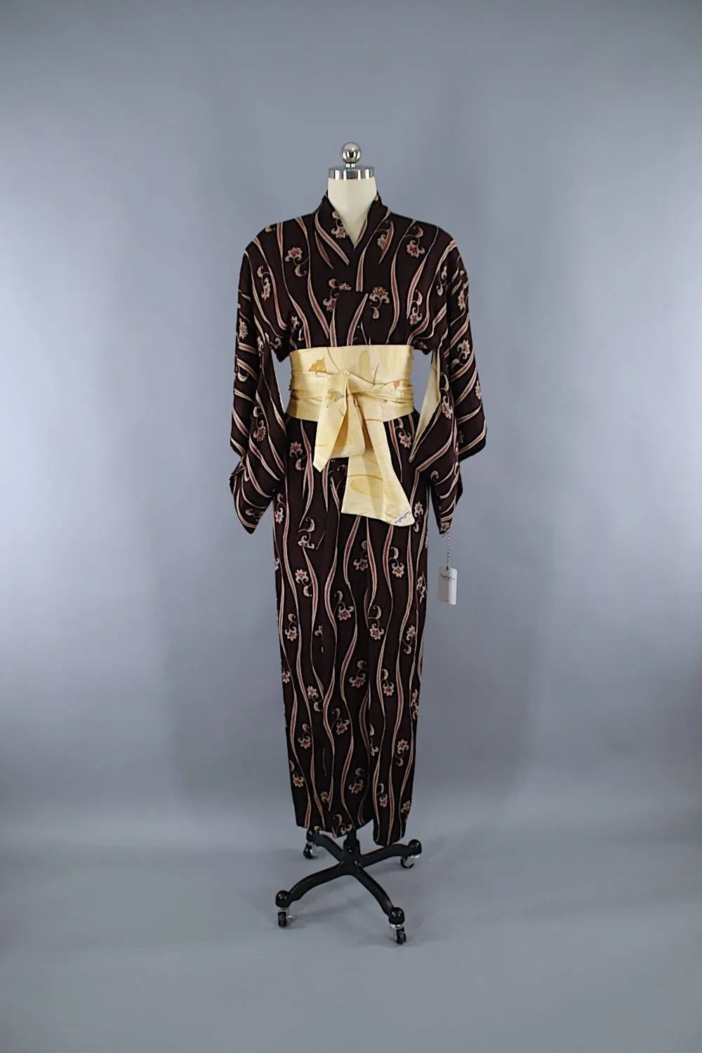 1940s Vintage Silk Kimono Robe / Brown Purple Floral