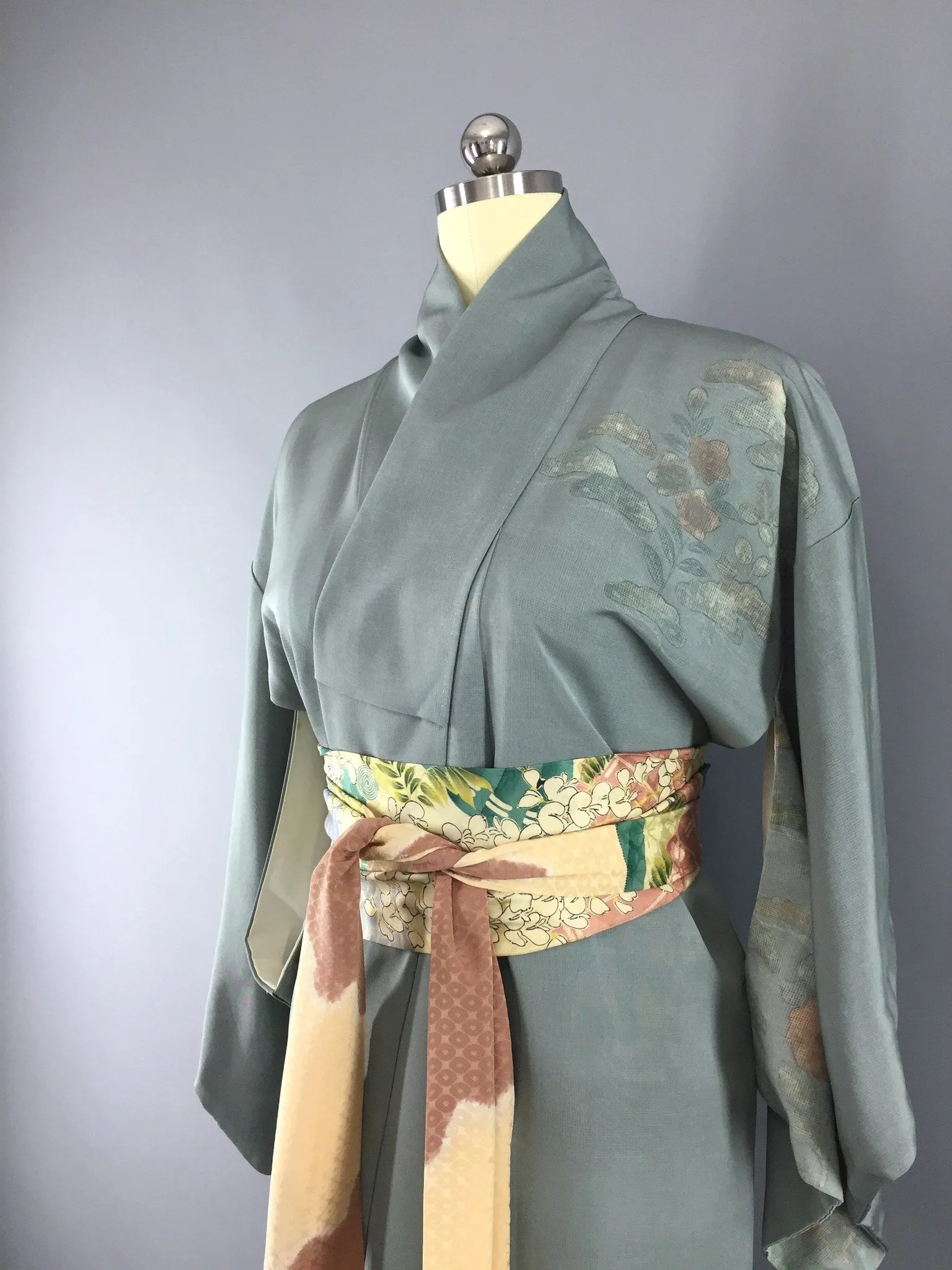 1950s Vintage Kimono Robe with Embroidered Blue-Green Floral Print