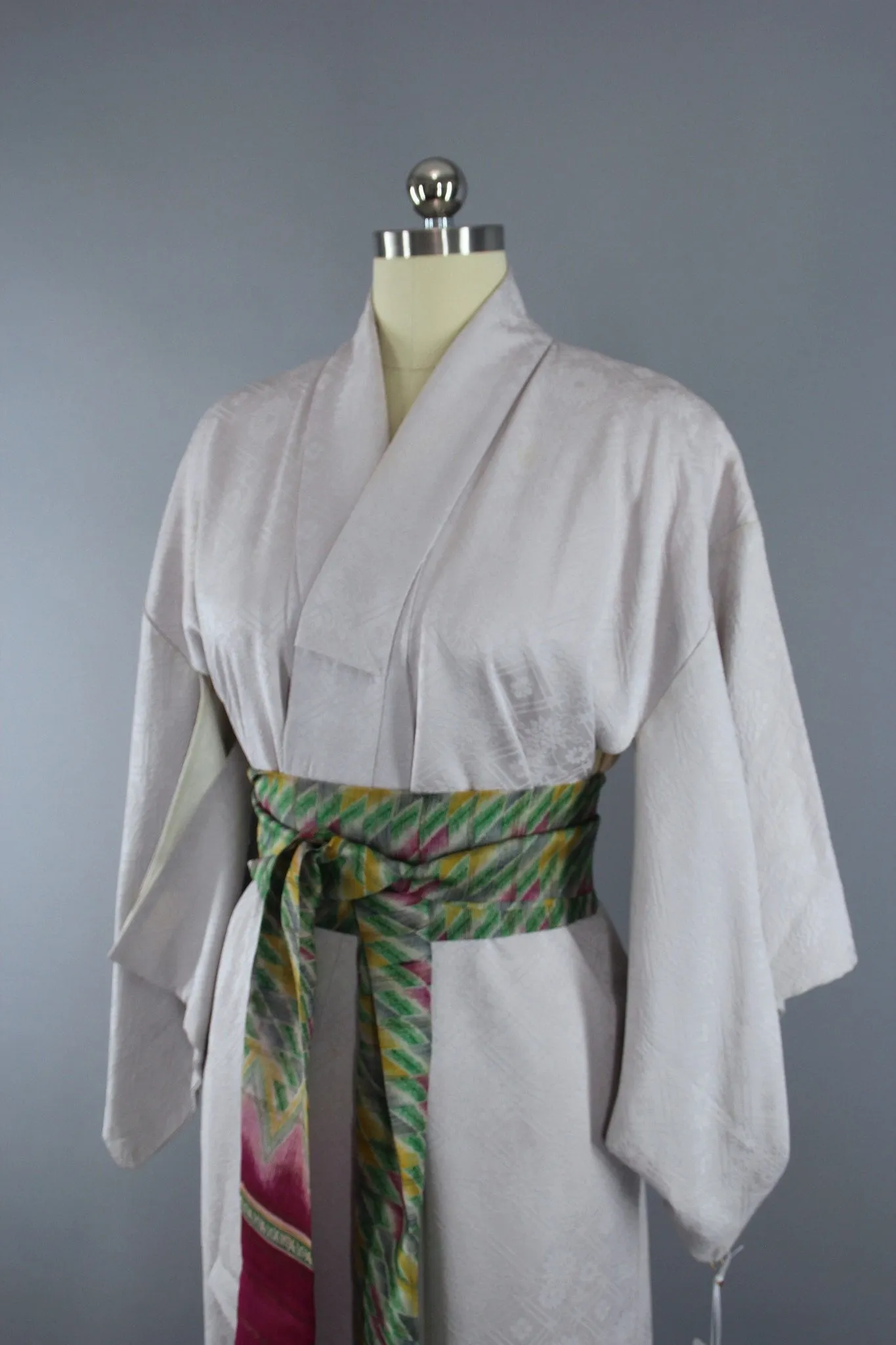 1950s Vintage Silk Kimono Robe in Silver Grey