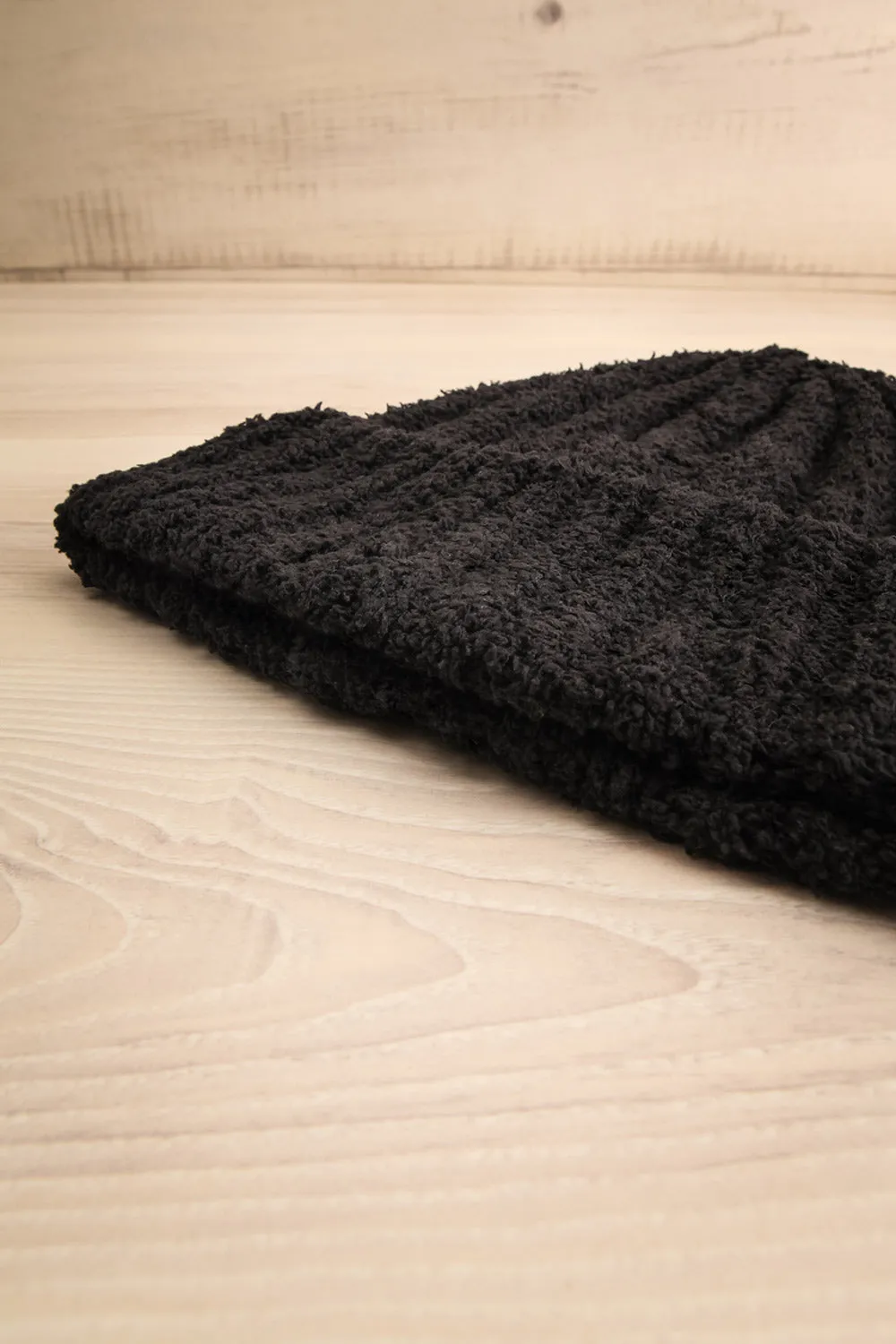 Ater Black | Soft Knit Rolled Up Tuque