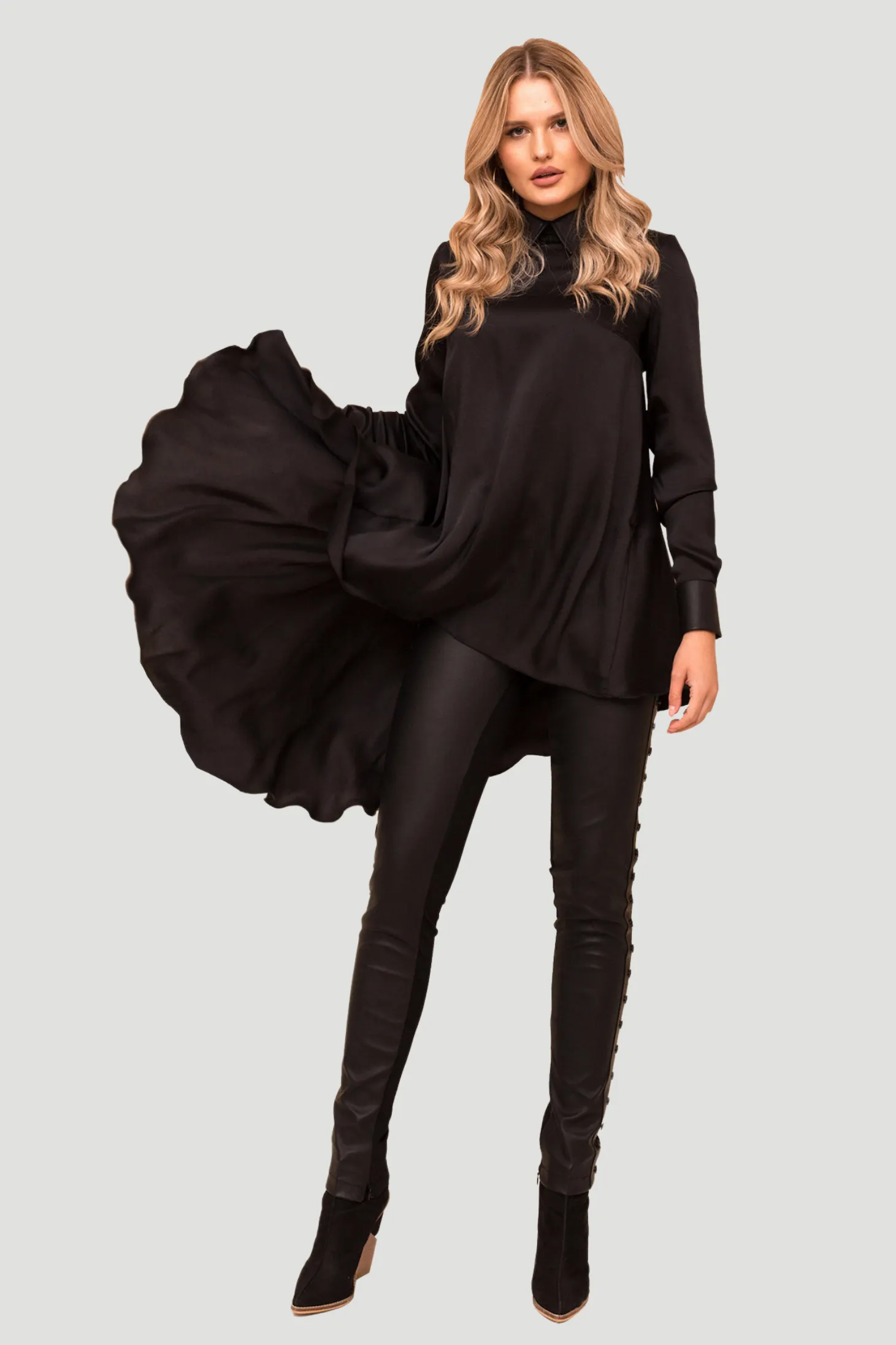 Blusa nera con la coda in velo Pretty Girl con polsini e colletto in eco pelle